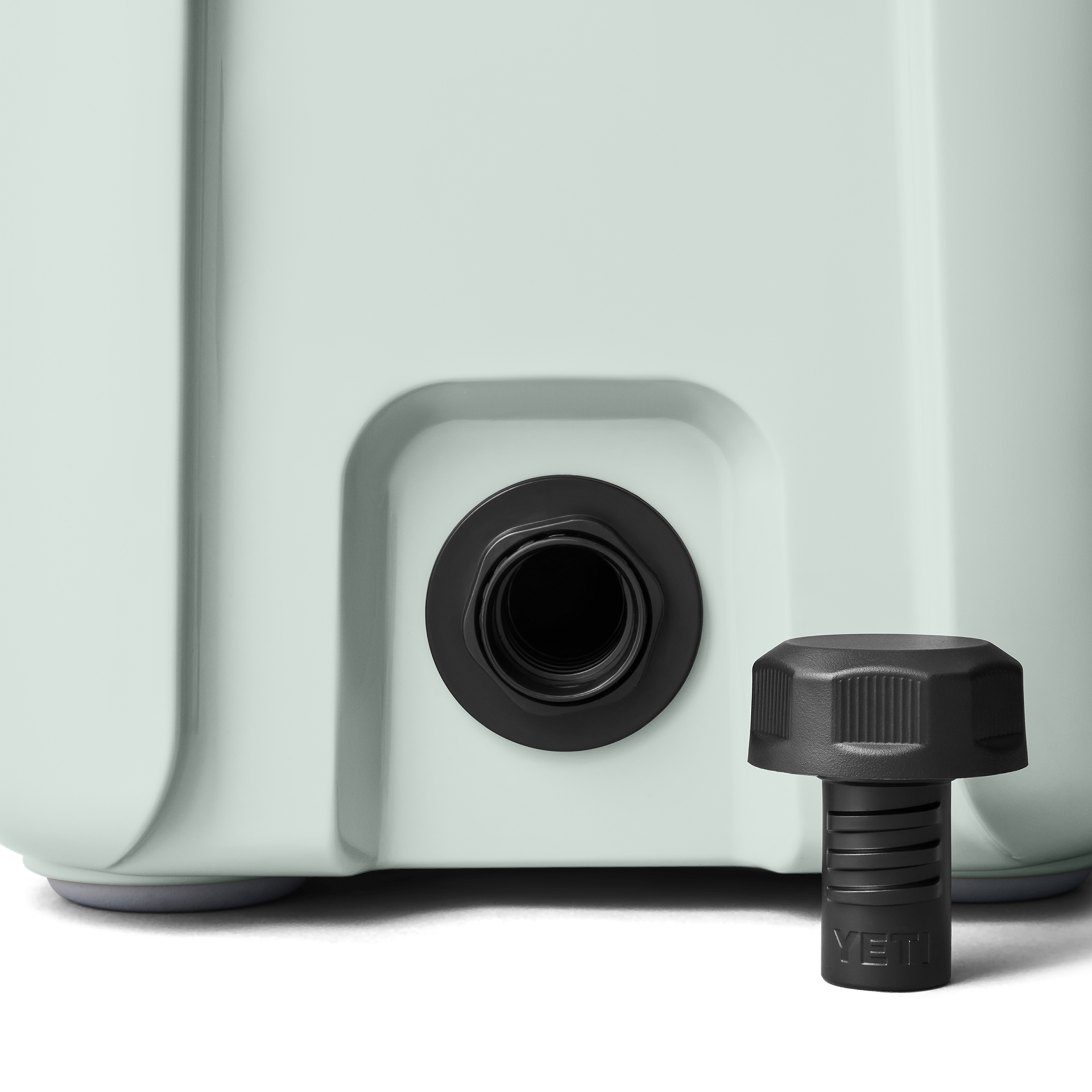 Roadie® 15 Hard Cooler - Image 9