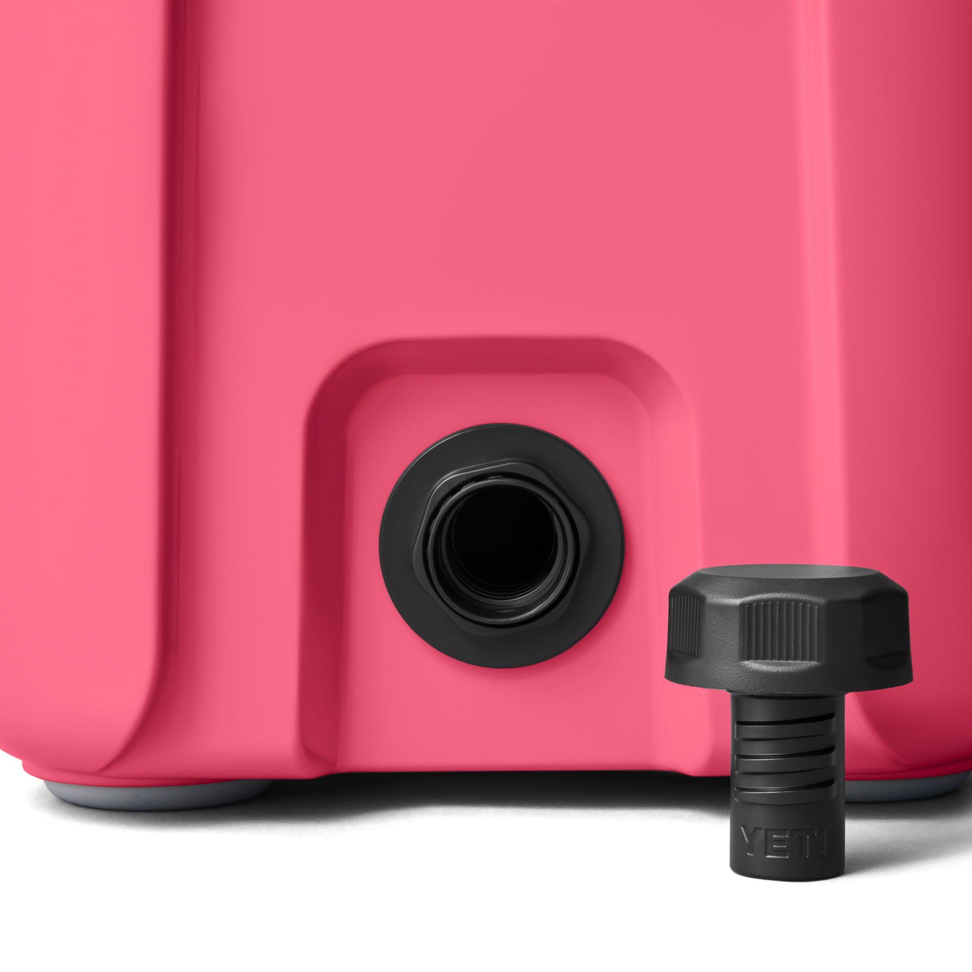 Roadie® 15 Hard Cooler - Image 9