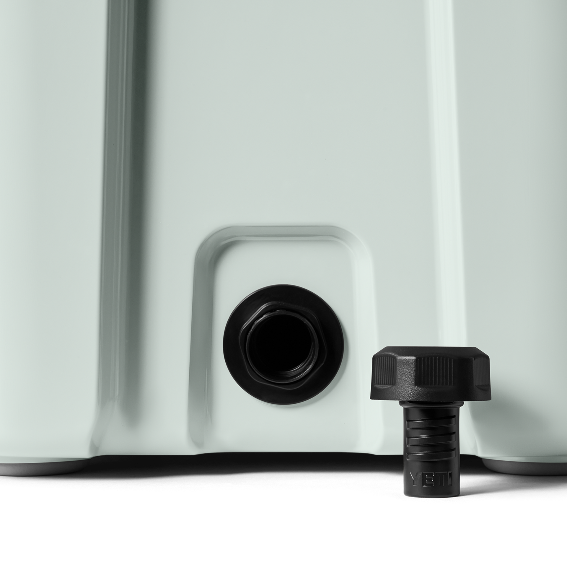 Roadie® 24 Hard Cooler - Image 9
