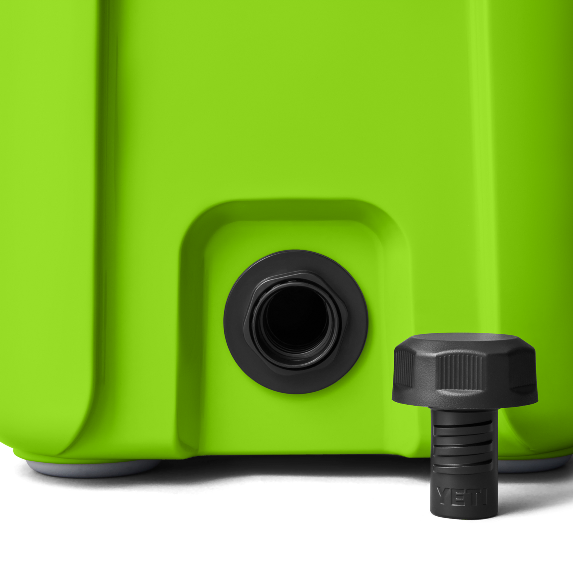 Roadie® 15 Hard Cooler - Image 9