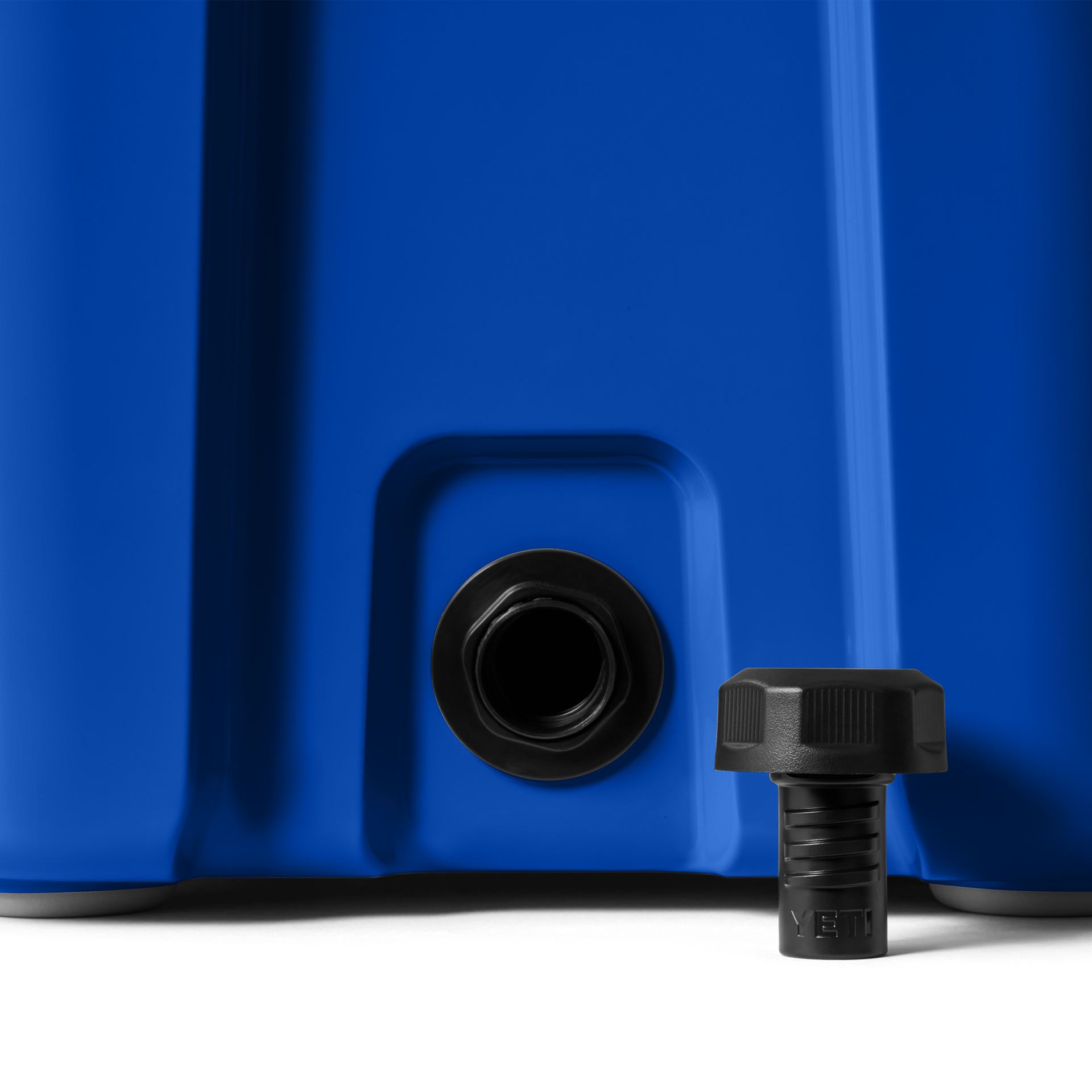 Roadie® 24 Hard Cooler - Image 9