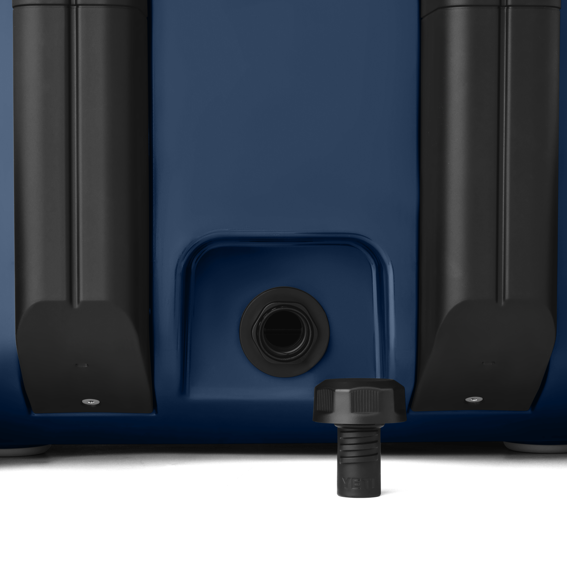 Roadie® 32 Wheeled Cooler - Image 10